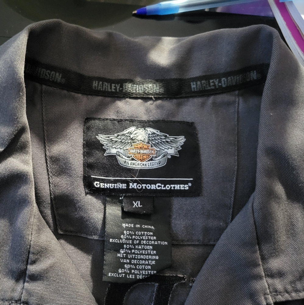 Mens harley davidson button down shirt xL